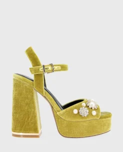 Dolly Charms Velvet Platform Sandal>Kenneth Cole Outlet