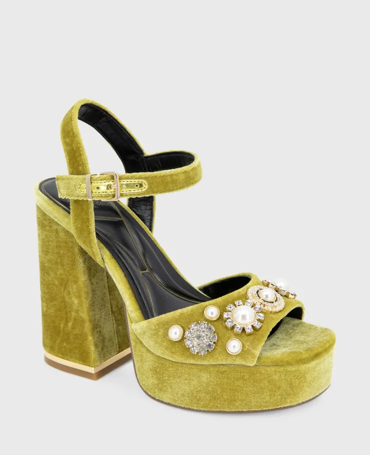 Dolly Charms Velvet Platform Sandal>Kenneth Cole Outlet