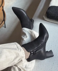 GENTLE SOULS - Danbury Leather Double Gore Heel Boot><noscript><img width=