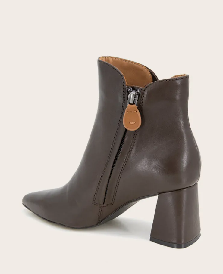GENTLE SOULS - Danbury Leather Double Gore Heel Boot>Kenneth Cole Hot