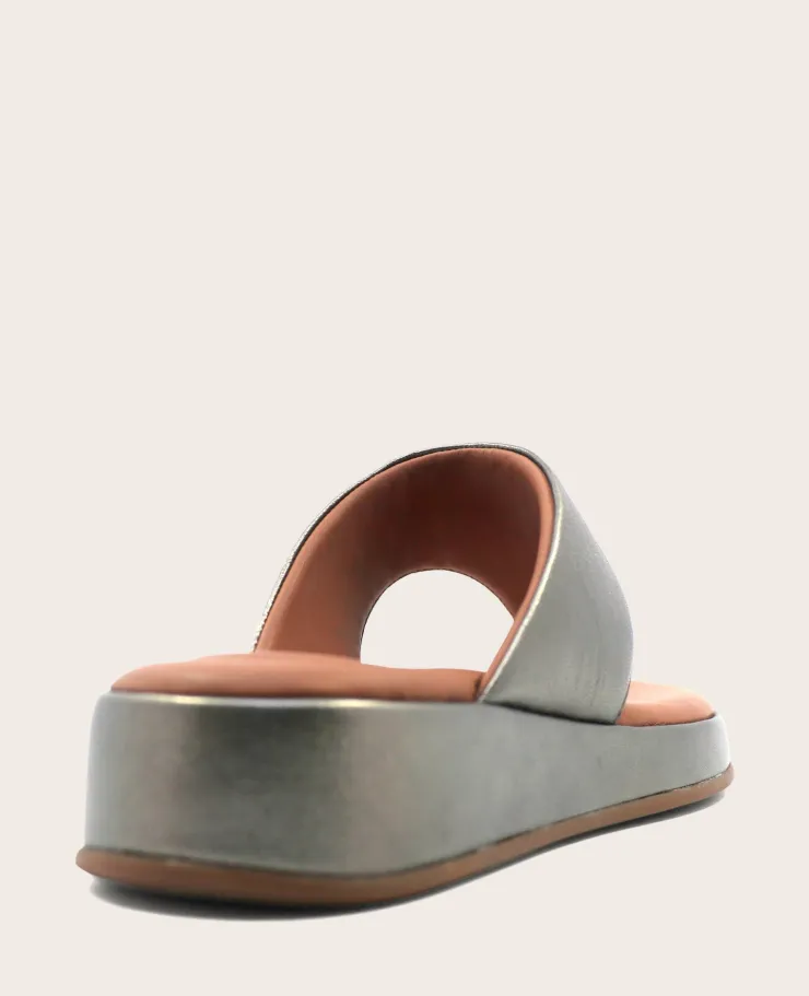 GENTLE SOULS - Daya Metallic Thong Sandal>Kenneth Cole Outlet