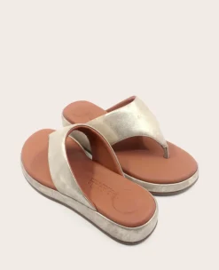 GENTLE SOULS - Daya Metallic Thong Sandal><noscript><img width=