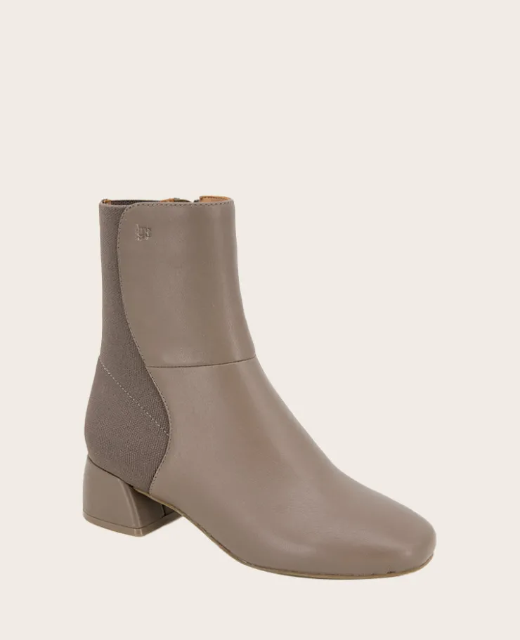 GENTLE SOULS - Emily Leather Elastic Side Zip Boot>Kenneth Cole