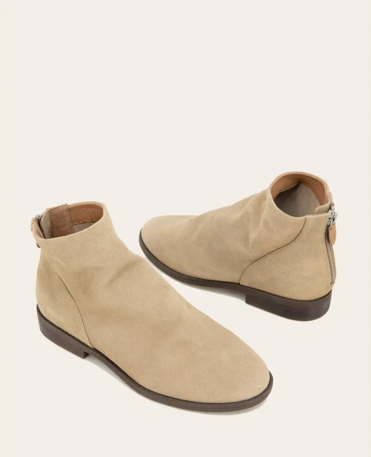 GENTLE SOULS - Emma Suede Zip Bootie>Kenneth Cole New