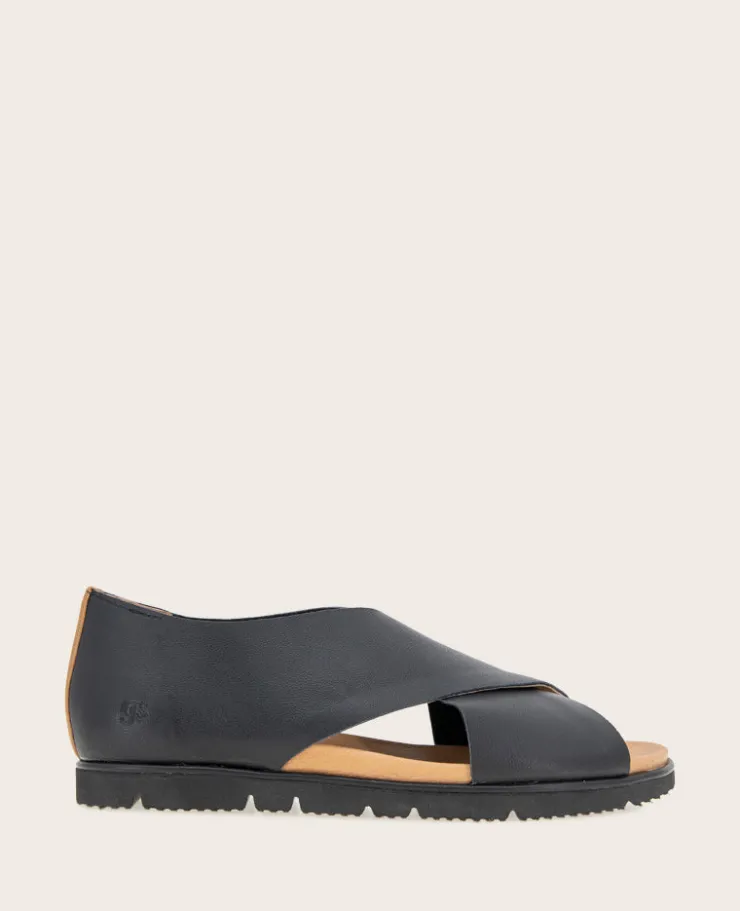 GENTLE SOULS - Leslie X Band Leather Tread Sole Sandal>Kenneth Cole Online