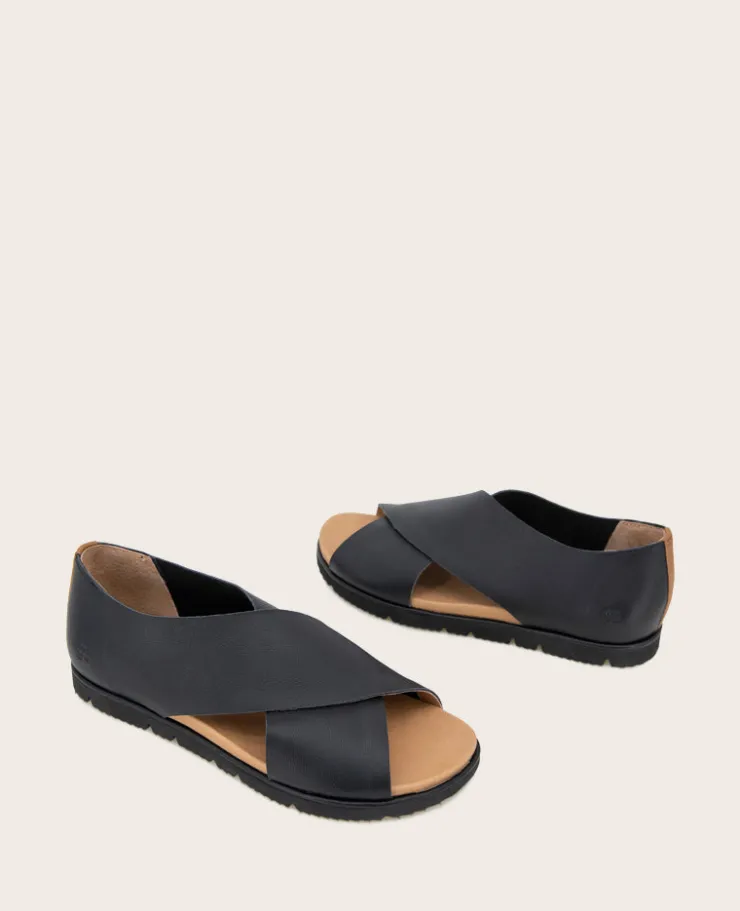 GENTLE SOULS - Leslie X Band Leather Tread Sole Sandal>Kenneth Cole Online