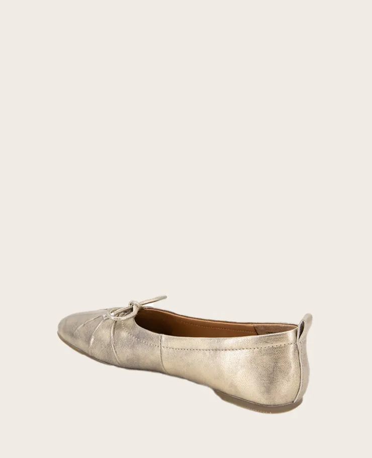 GENTLE SOULS - Marilyn Leather Pleated Ballet Flat>Kenneth Cole Clearance
