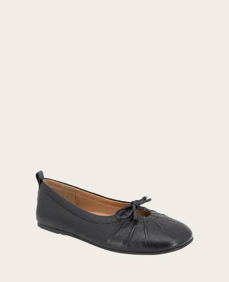 GENTLE SOULS - Marilyn Leather Pleated Ballet Flat>Kenneth Cole