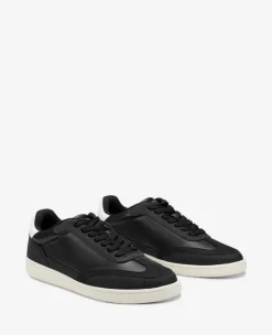 REACTION - Elliot Sneaker><noscript><img width=