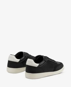 REACTION - Elliot Sneaker><noscript><img width=