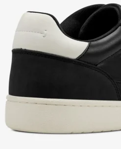 REACTION - Elliot Sneaker><noscript><img width=