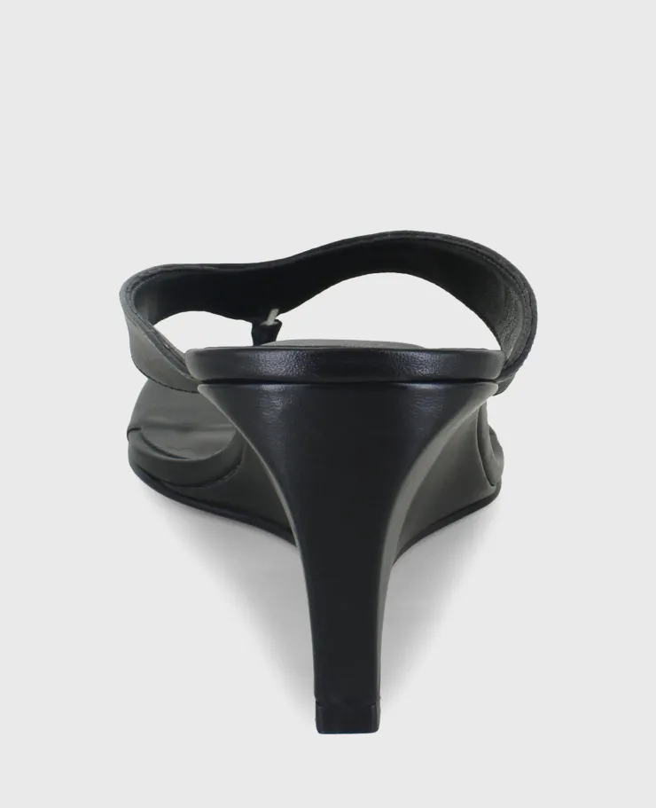 Susannah Leather Thong Wedge Sandal>Kenneth Cole Outlet